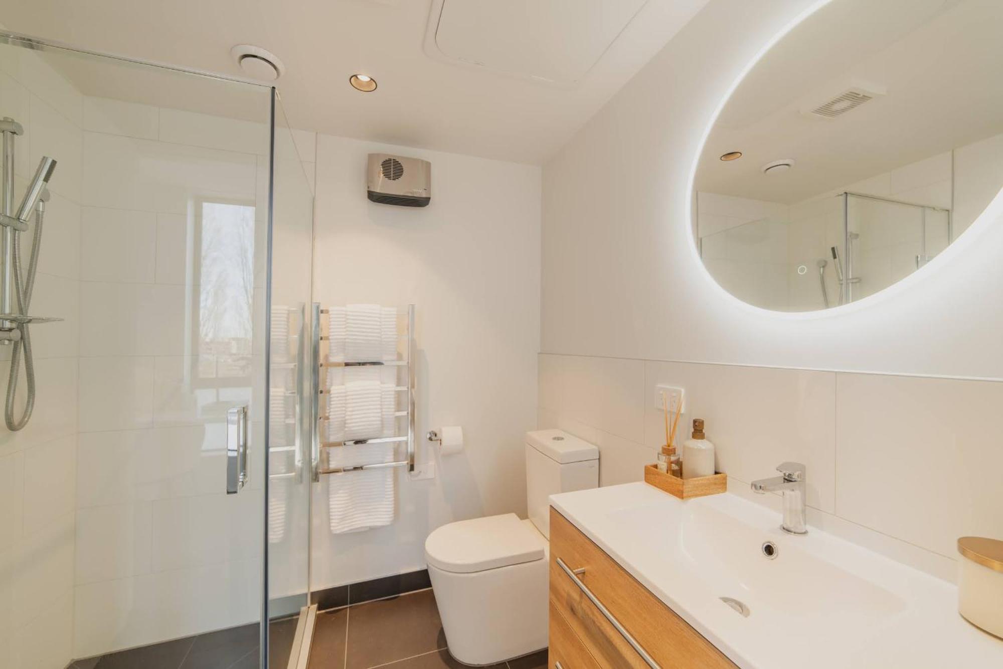 Villa Chic And Contemporary Living At Cambridge Terrace Christchurch Exterior foto